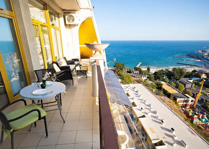 Arcadia Promenade Grand Apartments